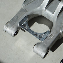 Load image into Gallery viewer, Swingarm brace Honda CR250R 02-07