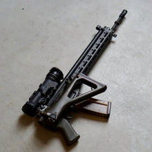 Charger l'image dans la galerie, The best M-LOK handguard for your SIG SG550