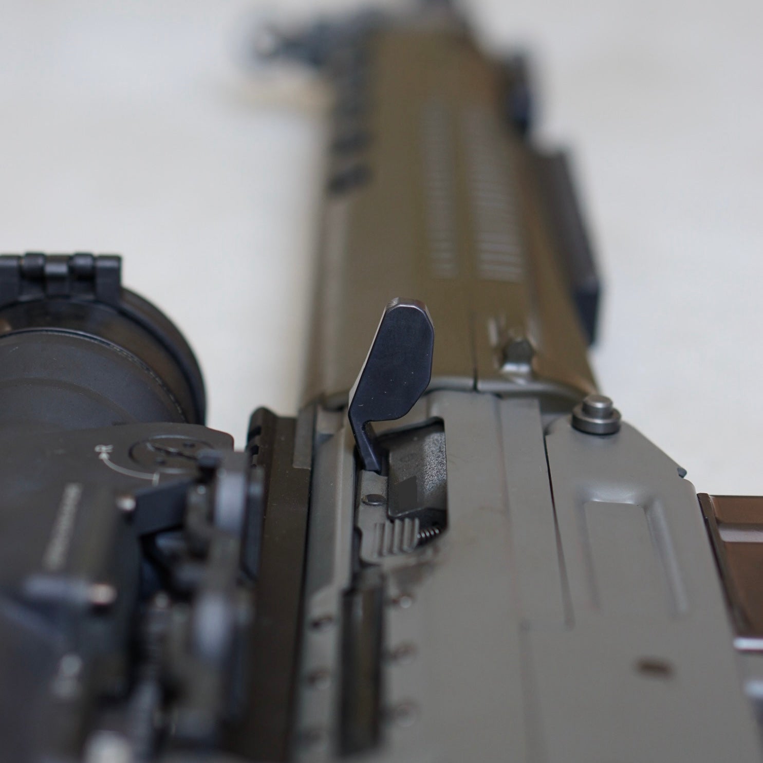 ルイガノ Charging Handle SIG/Swiss Arms SG55X and 75X Series – www.csr