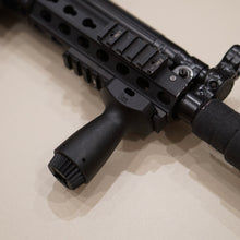 Charger l&#39;image dans la galerie, H&amp;K Vertical Foregrip Short (Stubby) Black
