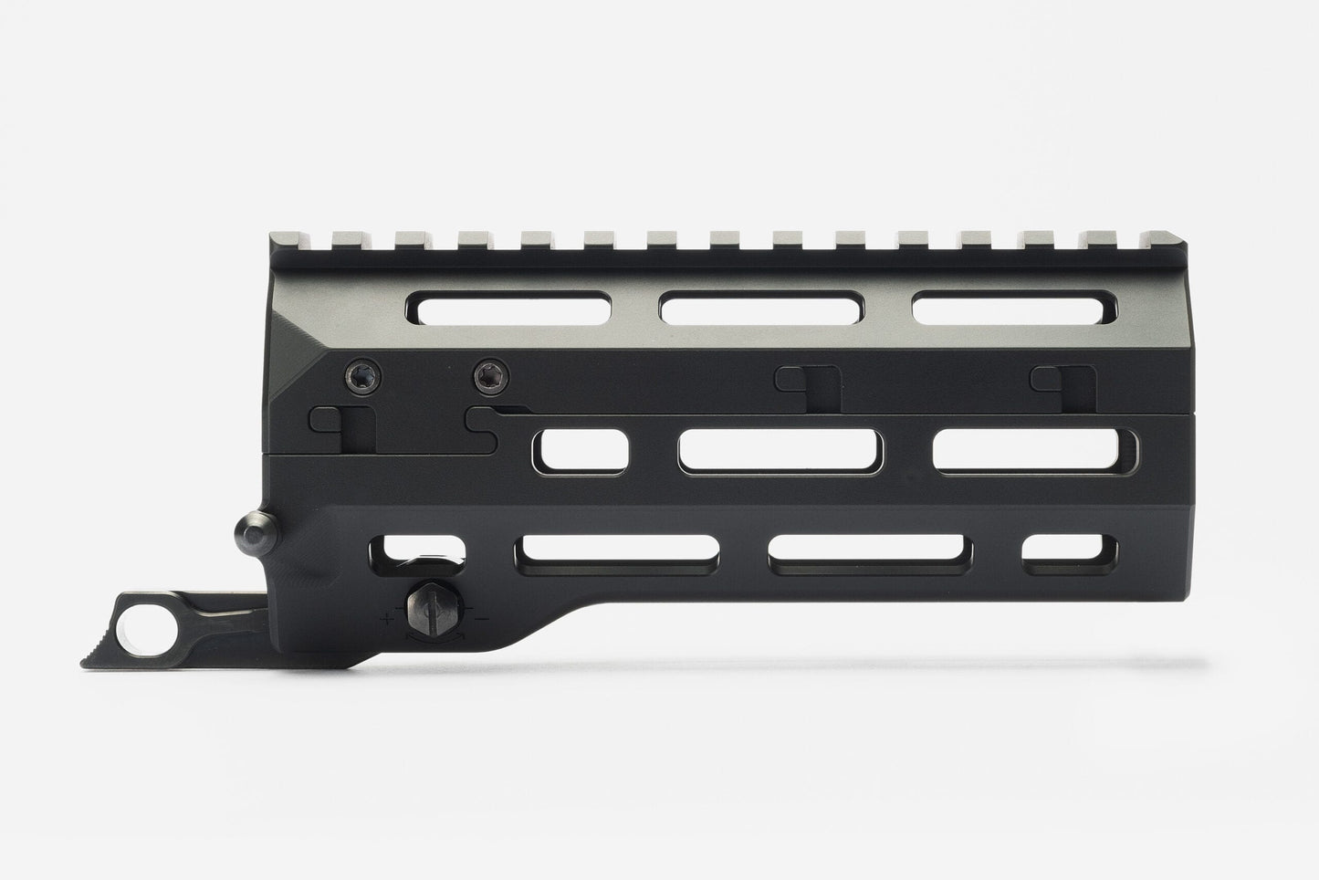 Acheron hand guard for the SIG SG552 and SG553, picatinny toprail and M-LOK handguard to mount various accessories.